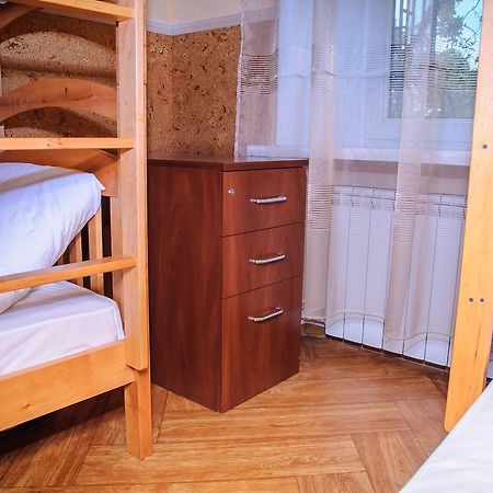 Golden Globus Hostel Κίεβο Εξωτερικό φωτογραφία