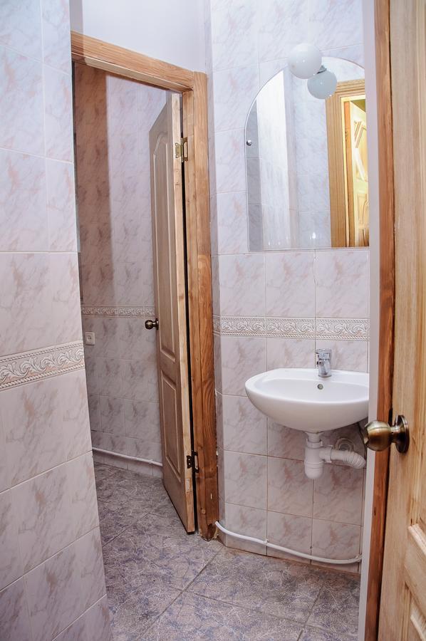 Golden Globus Hostel Κίεβο Εξωτερικό φωτογραφία